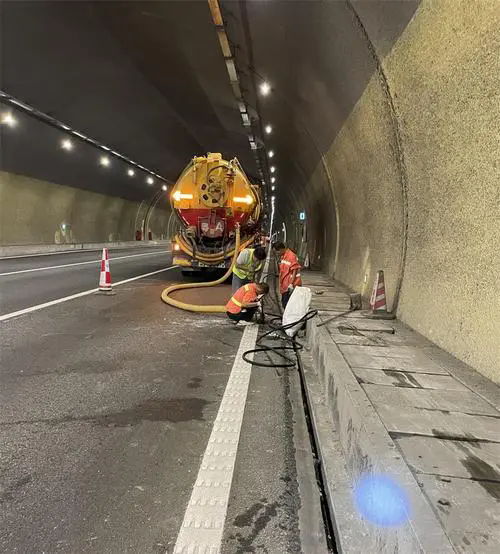 富平隧道排水渠清淤